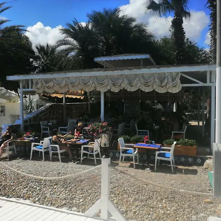 Guven Beach Couette-café Bodrum