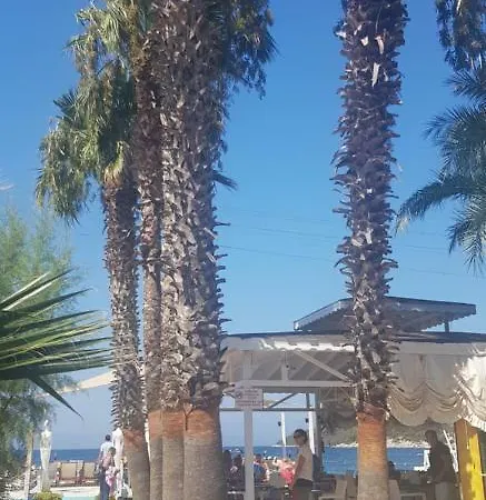 Couette-café Guven Beach *